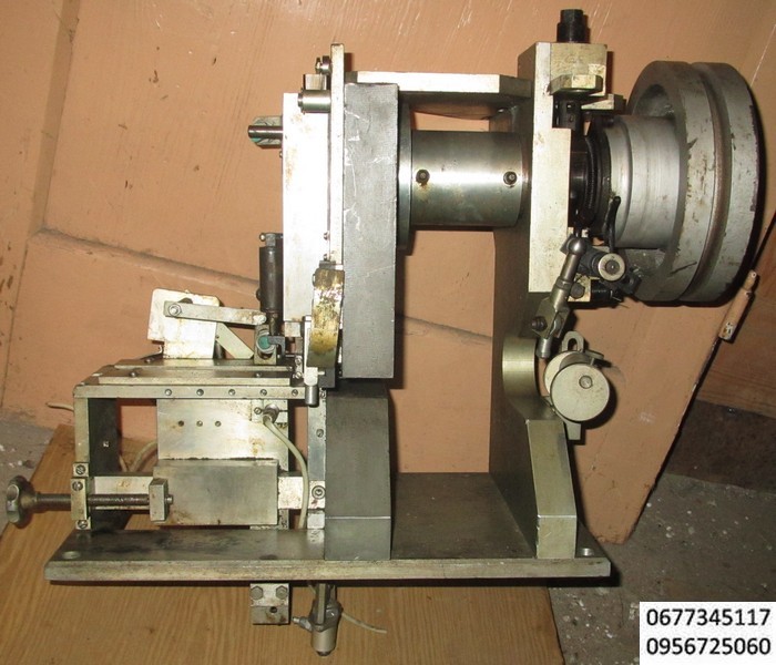 пресс настольный 90 кг с кривошипно-шатунным механизмом действия и электрическим питанием 